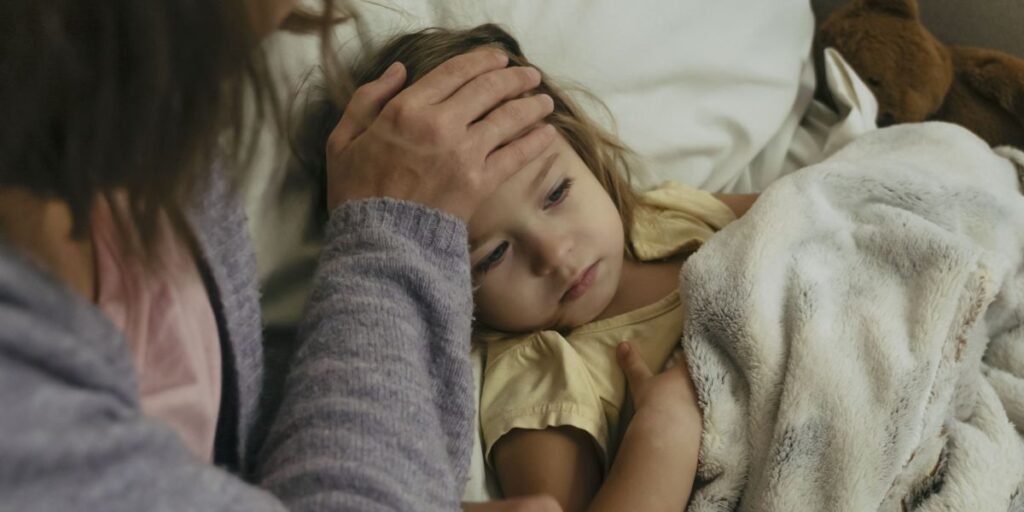 Pesquisa identifica causa de choque inflamatório pós-Covid em crianças