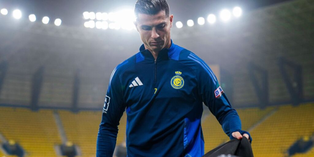 Cristiano Ronaldo chama sósia de “feio” na Arábia Saudita; veja