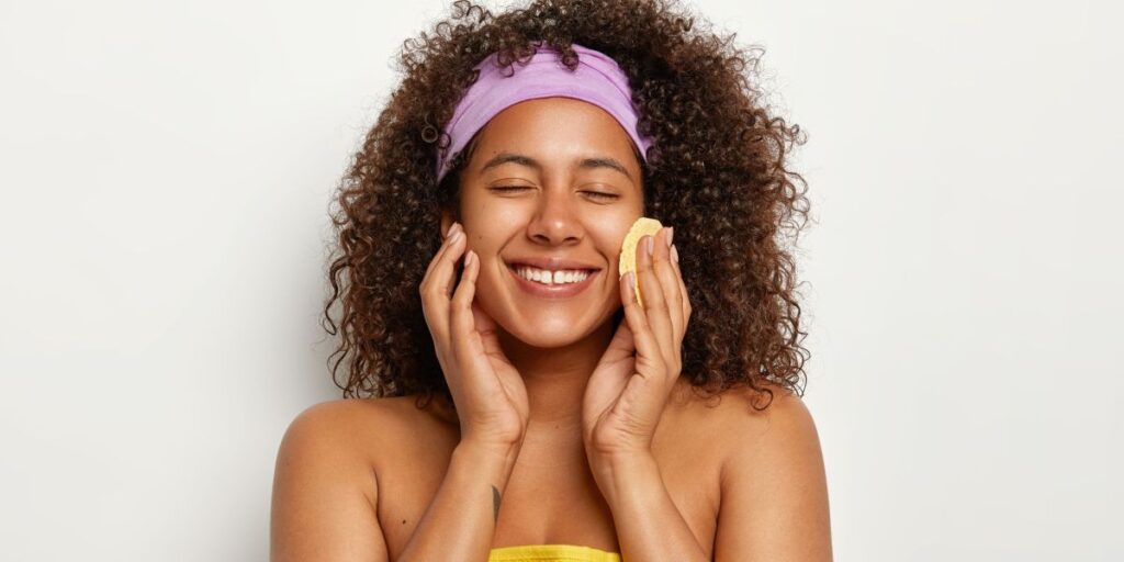 Hidratação e mais: saiba como cuidar da saúde da pele no outono