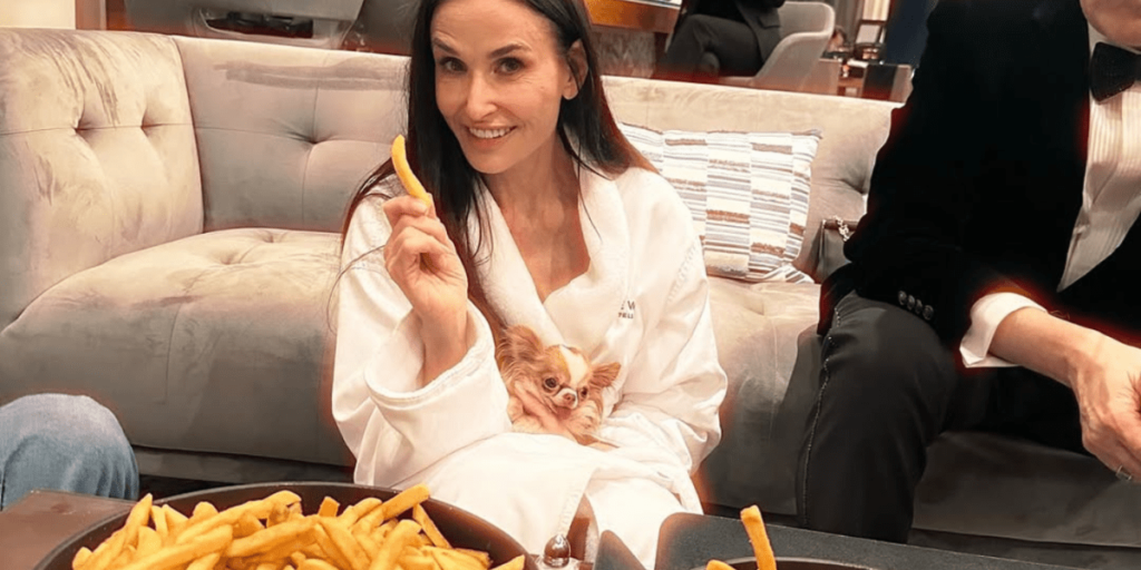 Filha de Demi Moore posta atriz comendo batata frita após perder Oscar