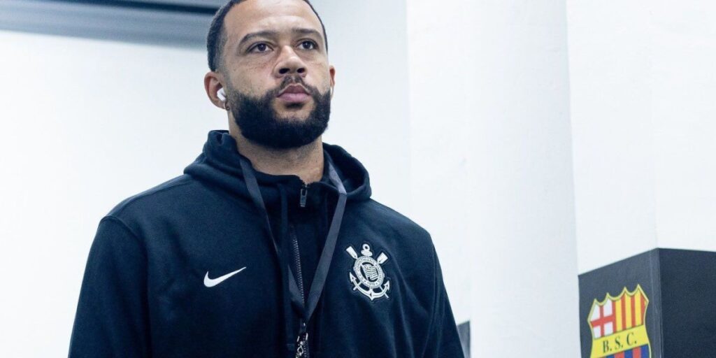 Neto detona Memphis após derrota do Corinthians: "Veio aqui fazer música"