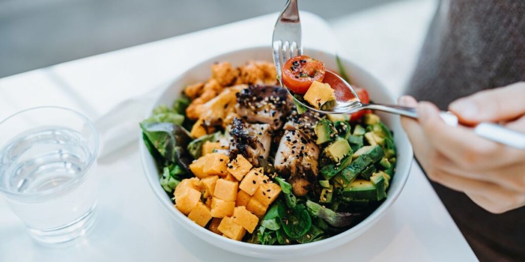 Como deve ser a dieta de quem tem lipedema, segundo especialista