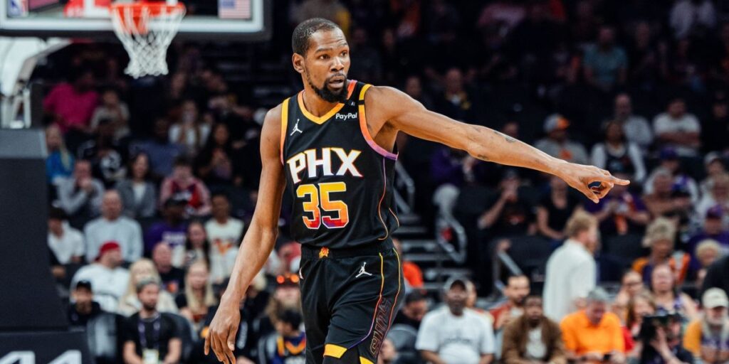 Kevin Durant sofre entorse no tornozelo e vira desfalque no Phoenix Suns