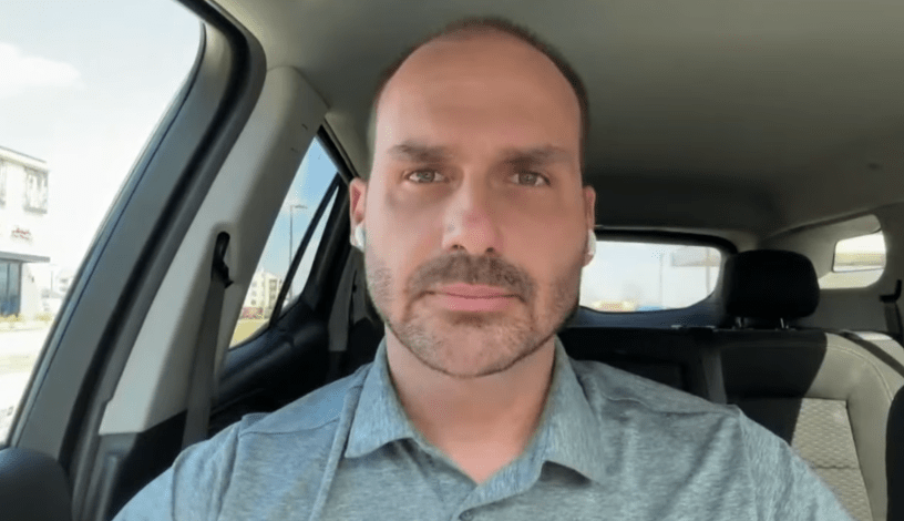 Burocracias estão sendo feitas agora, diz Eduardo sobre licença da Câmara