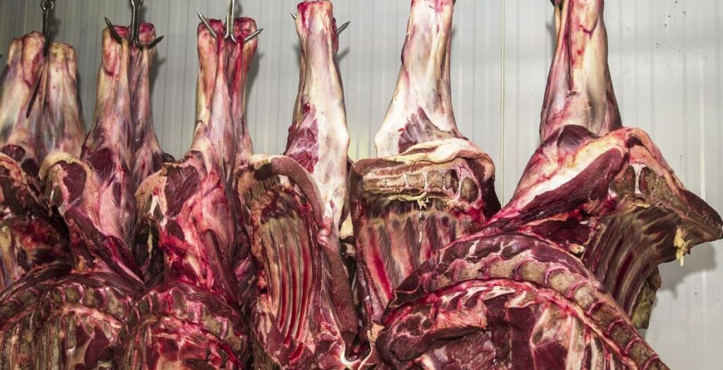 Suspensão de três frigoríficos não afeta comércio com a China, diz Fávaro