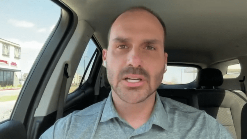 Não faz sentido eu voltar ao Brasil para me candidatar, diz Eduardo à CNN