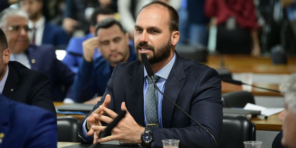 PGR se manifestar sobre passaporte não me deixa tranquilo, diz Eduardo