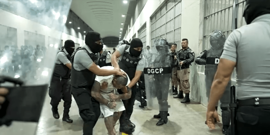 El Salvador recebeu US$ 6 milhões por detenção de deportados, dizem EUA