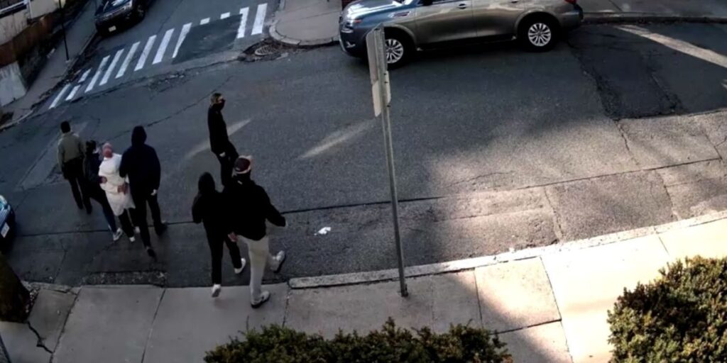 Juíza dos EUA suspende deportação de estudante presa por apoiar palestinos