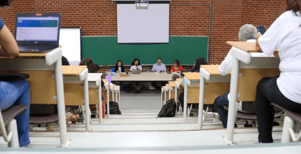 Fies: seleção mais restritiva explica encolhimento do programa