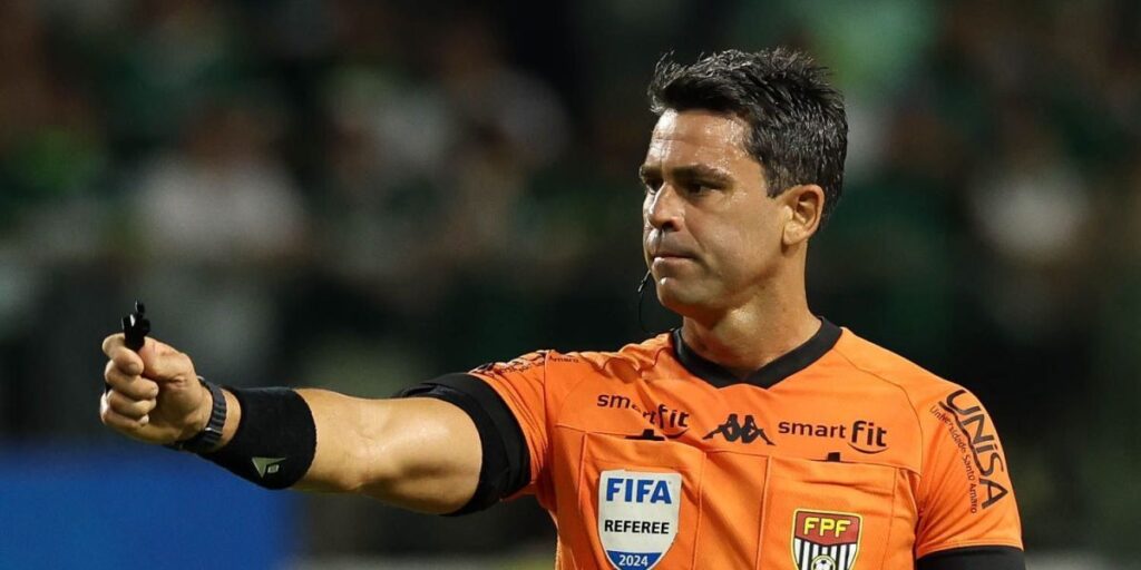 FPF divulga áudio do VAR de pênalti em Palmeiras x São Paulo