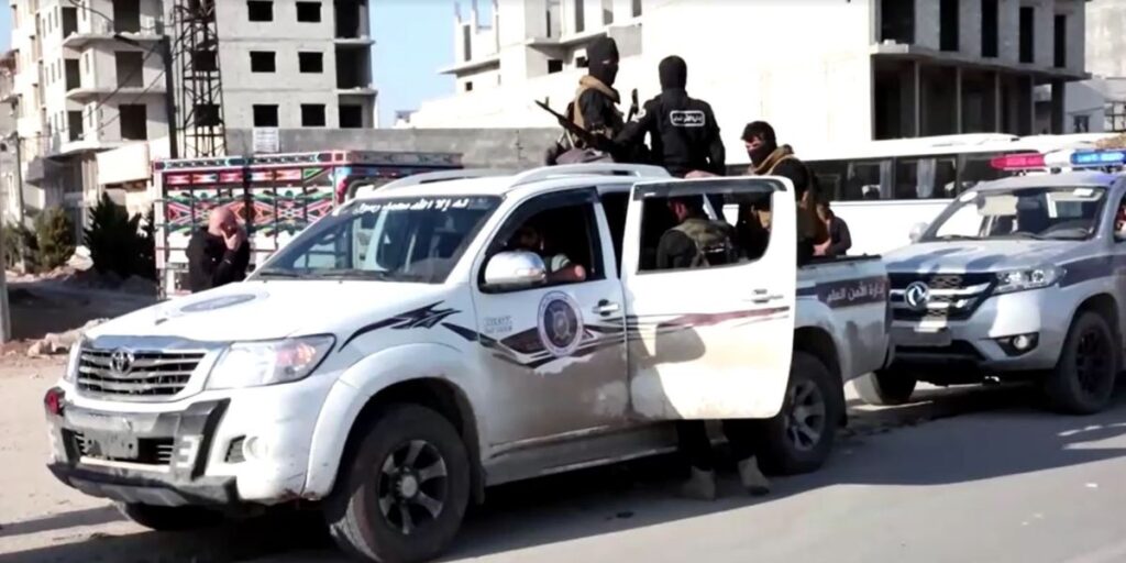 Líder sírio pede paz após confrontos que deixam mais de mil mortos