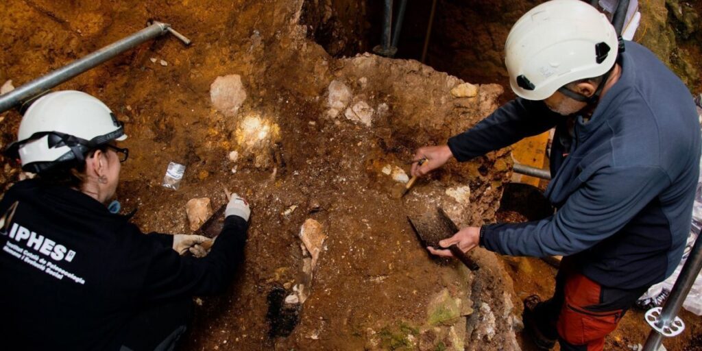 Fósseis dos humanos mais antigos são encontrados em caverna na Espanha