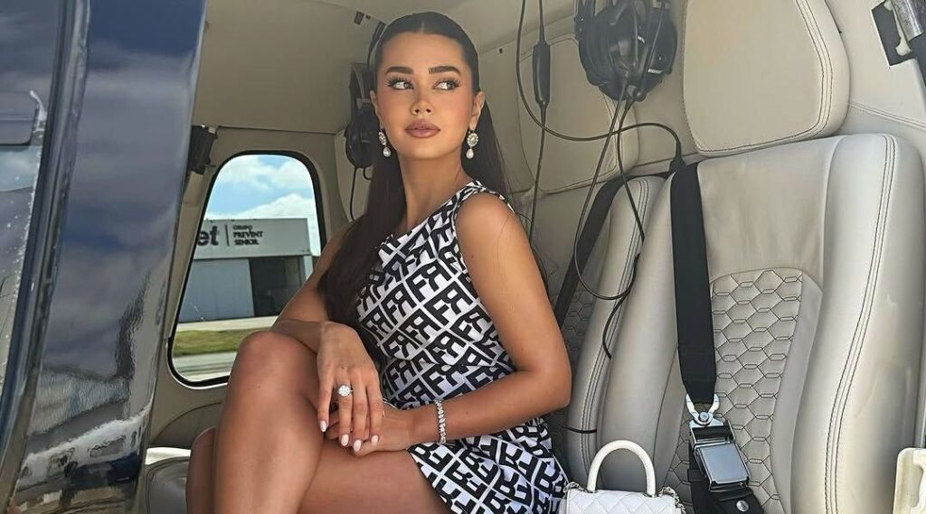 Franciny Ehlke mostra detalhes de helicóptero dado por marido bilionário