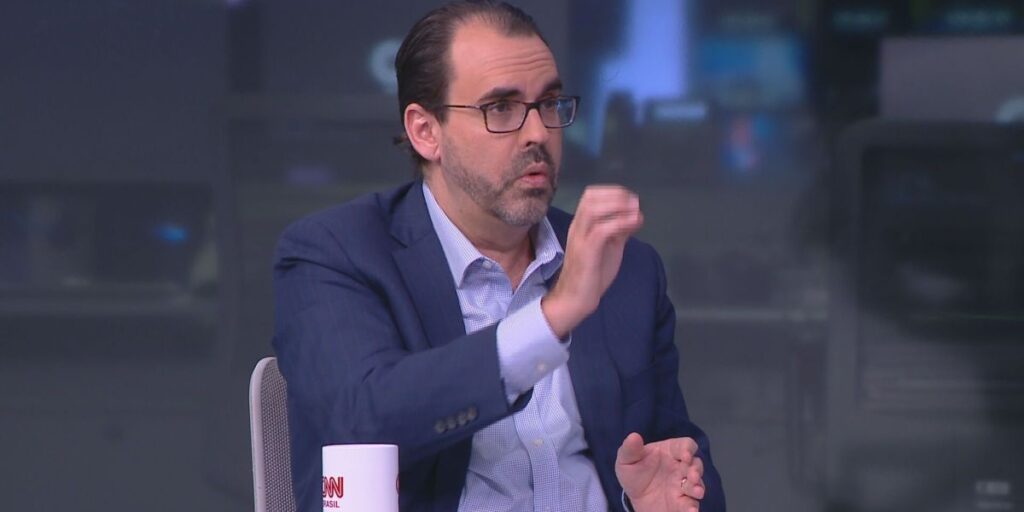 Governo joga contra sua equipe econômica com gastos, diz Eurasia ao WW