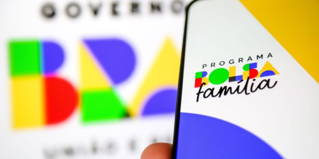 Governo bloqueia 4,1 mi de benefícios do Bolsa Família e BPC por fraudes