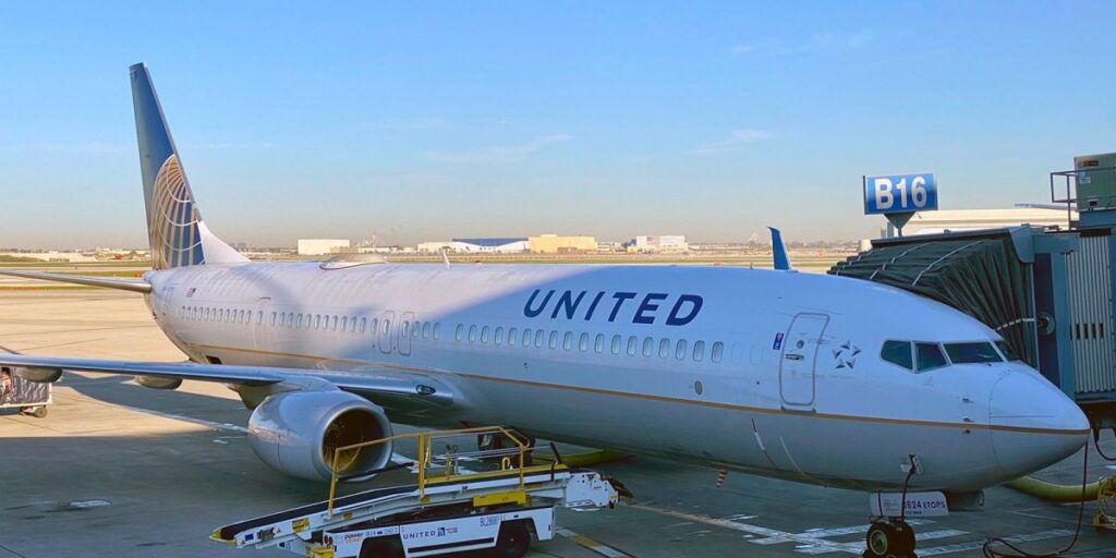 Piloto esquece passaporte e avião dá meia-volta duas horas após decolagem