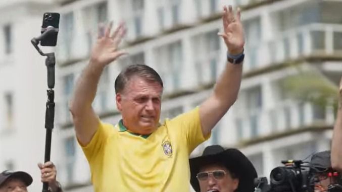 Veja as autoridades que estão em ato com Bolsonaro por anistia no Rio