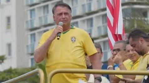 Deputados do PT pedem ao STF que Bolsonaro seja proibido de deixar Brasília