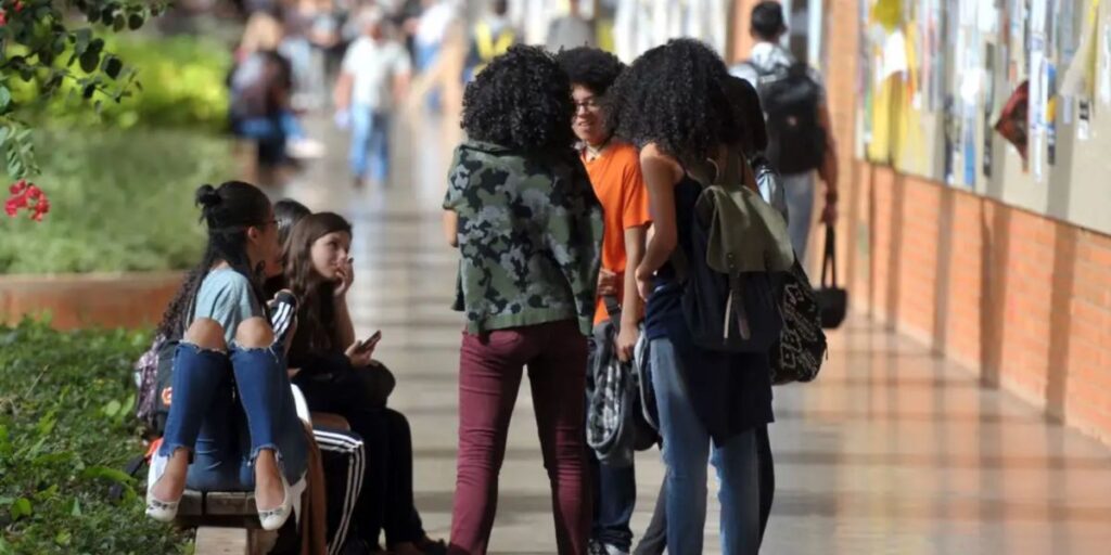 Lei Orçamentária zera recurso previsto para fomentar ensino integral