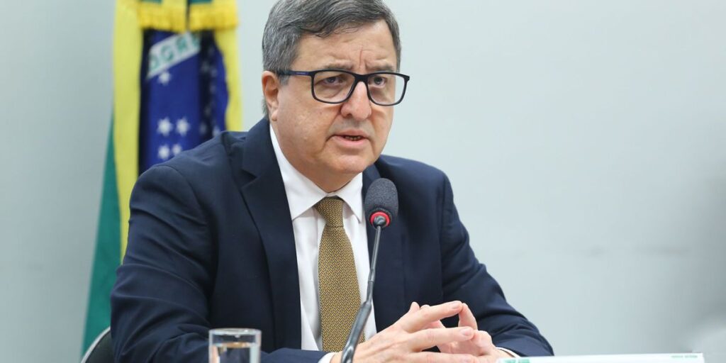 Restos a pagar: relator divulga parecer e prevê votação na próxima semana