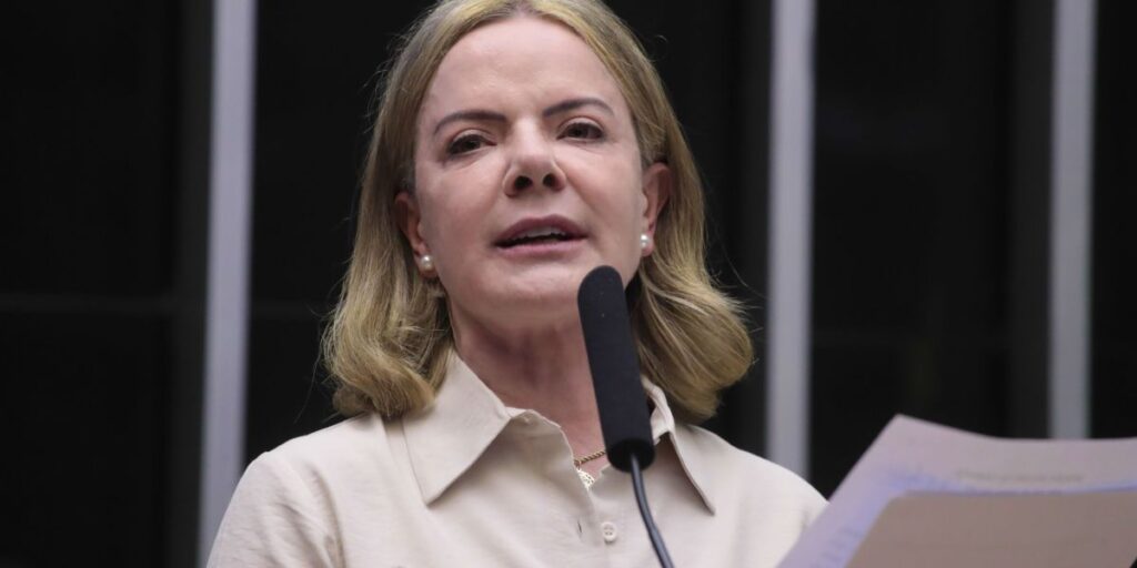 Na articulação, Gleisi tem desafio de unir base e preparar rota para 2026