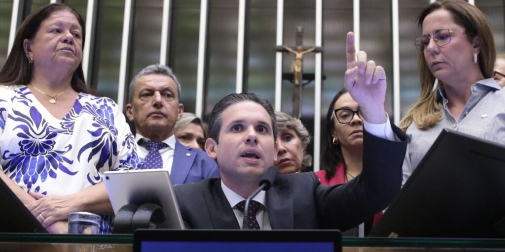 Sob Hugo Motta, Câmara debate pacote de mudanças no regimento