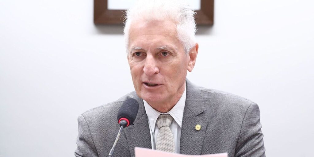 Rogério Correia se licencia do cargo após cirurgia para tratar um câncer