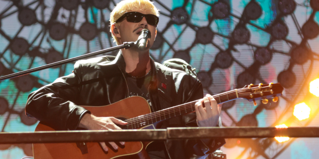 Lollapalooza: Jão pega fogo em último show antes de pausa na carreira