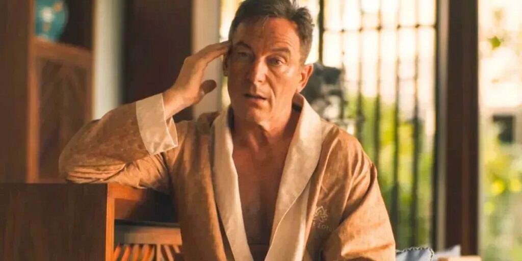 Jason Isaacs reage à repercussão de cena de nudez em "The White Lotus"