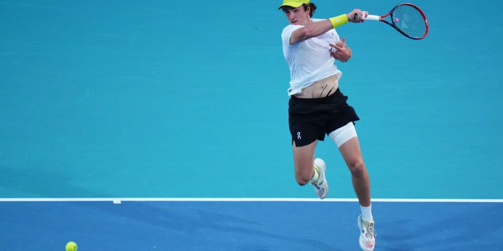 Torcida brasileira atrapalha jogo de João Fonseca no Miami Open
