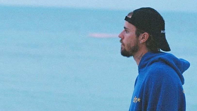 Justin Bieber volta a desabafar sobre saúde mental: "Me afogando"