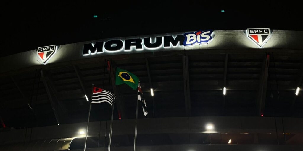 São Paulo faz evento em homenagem à instalação de novo letreiro no Morumbis