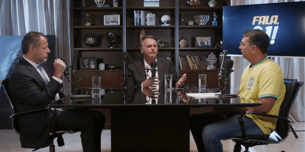 Bolsonaro relembra educação dos filhos e revela episódio com sabonete