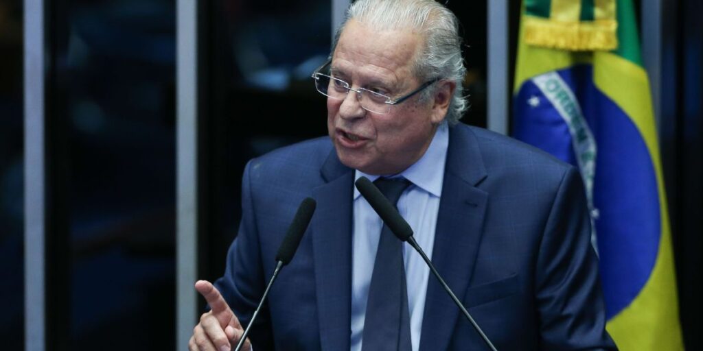 José Dirceu responde críticas sobre volta de mensaleiros: "nunca saímos"