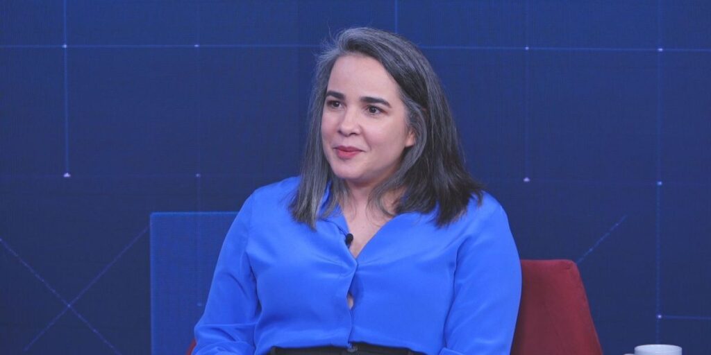 Combate ao autoritarismo exige mais informação, diz especialista