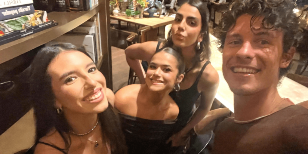 Maisa publica foto ao lado de Shawn Mendes após show no Lollapalooza