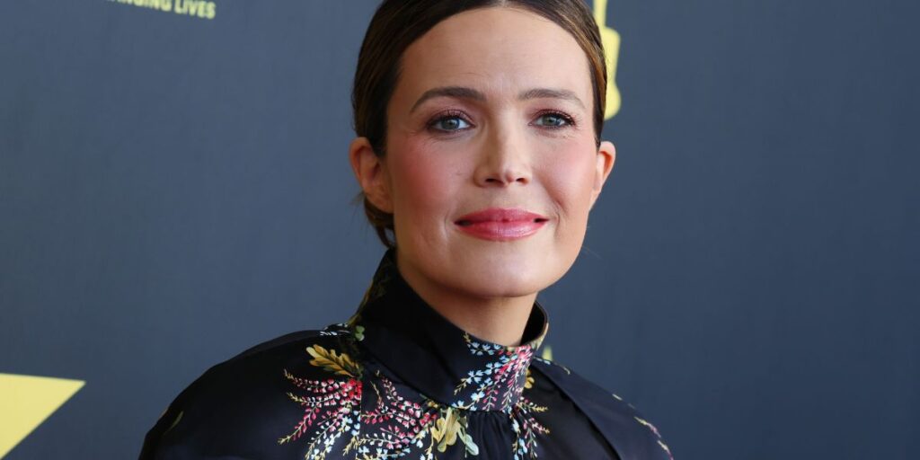 Mandy Moore começa a reconstruir casa destruída por incêndios na Califórnia