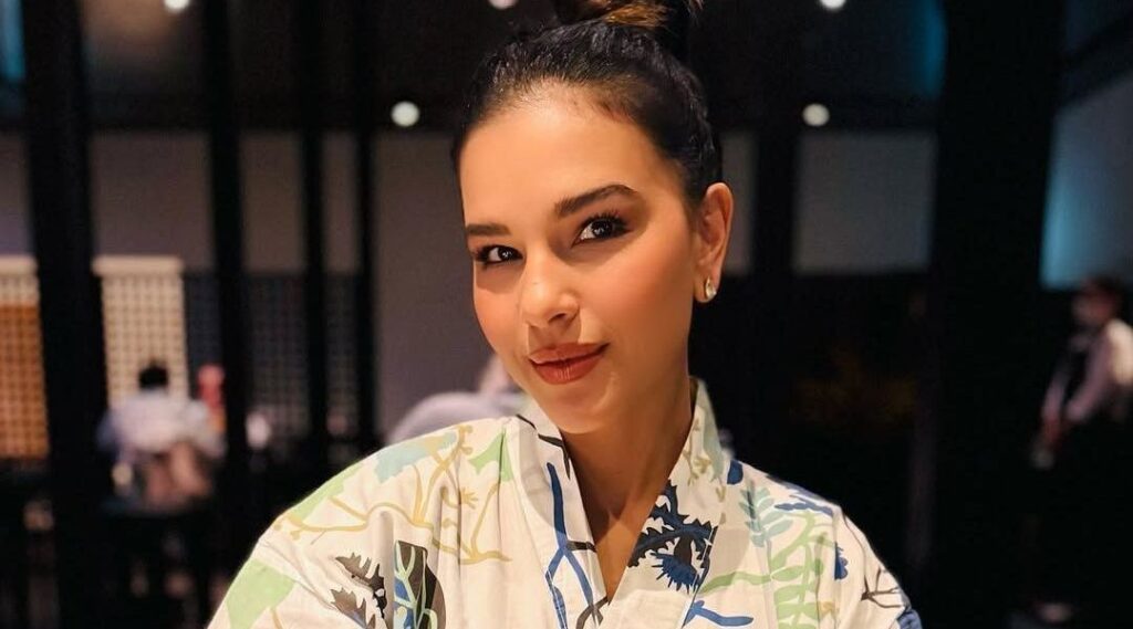 Mariana Rios abre álbum de fotos de viagem ao Japão: "Mil elogios"
