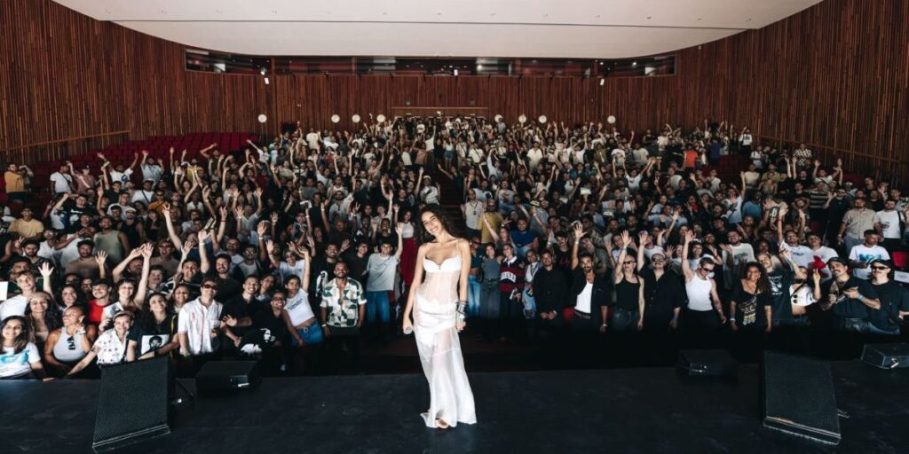 Marina Sena revela novo álbum para fãs e comemora: "Agora o Grammy vem"