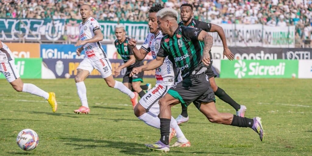 Maringá busca empate contra o Operário na ida da final do Paranaense