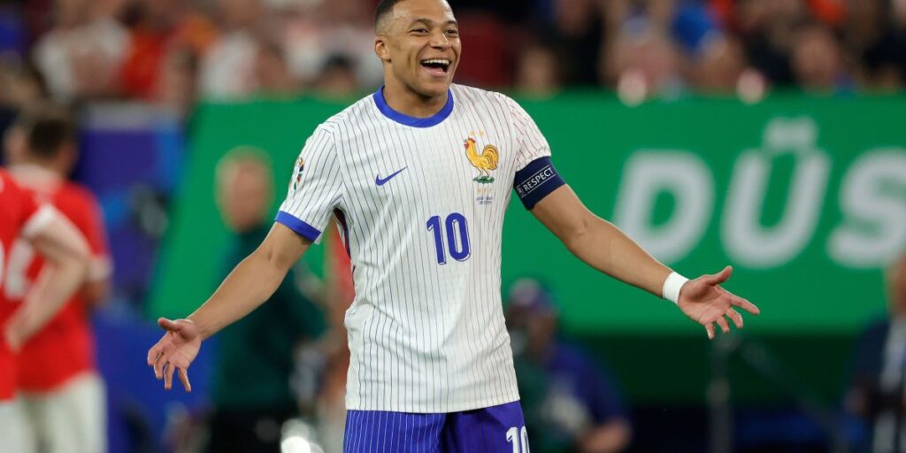 Mbappé comemora retorno à seleção da França para jogos da Nations