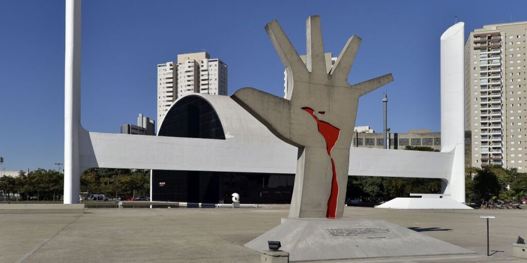 Ação contra a discriminação racial esvazia biblioteca em São Paulo