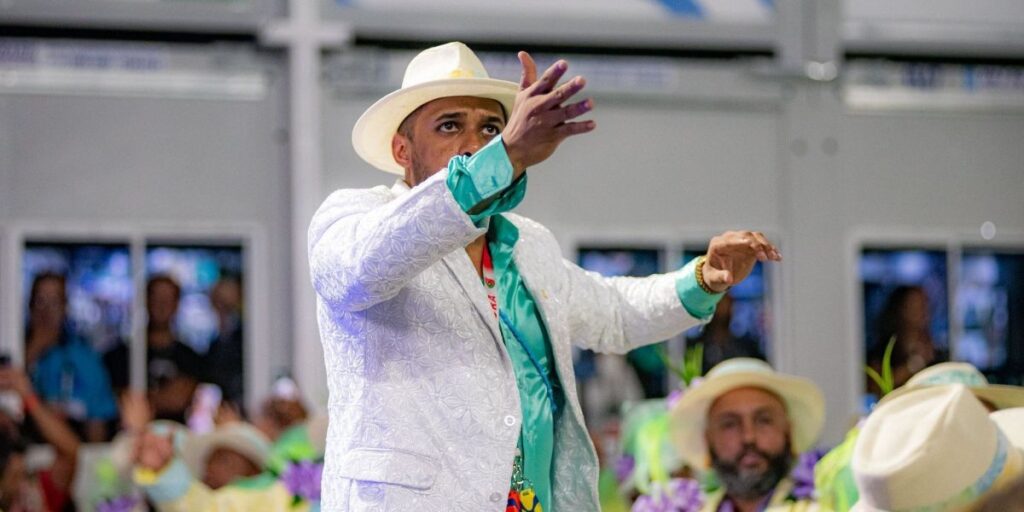 Carnaval 2025: mestre se desculpa após bateria tirar título da Grande Rio