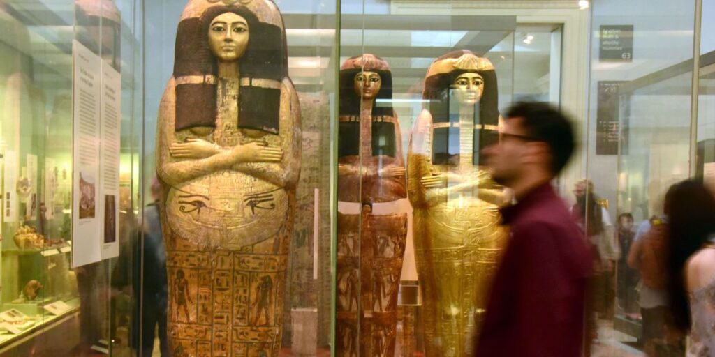 Grupos pedem pela proibição do uso e venda de restos ancestrais; entenda