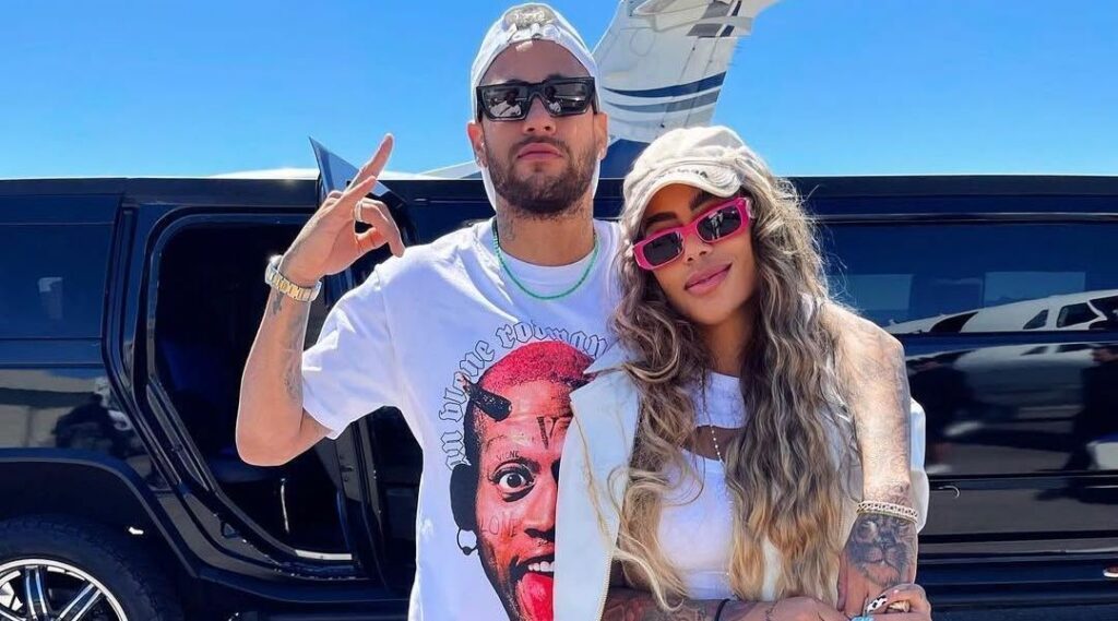 Neymar vai na festa? Aniversário de Rafaella, irmã do craque, é nesta terça