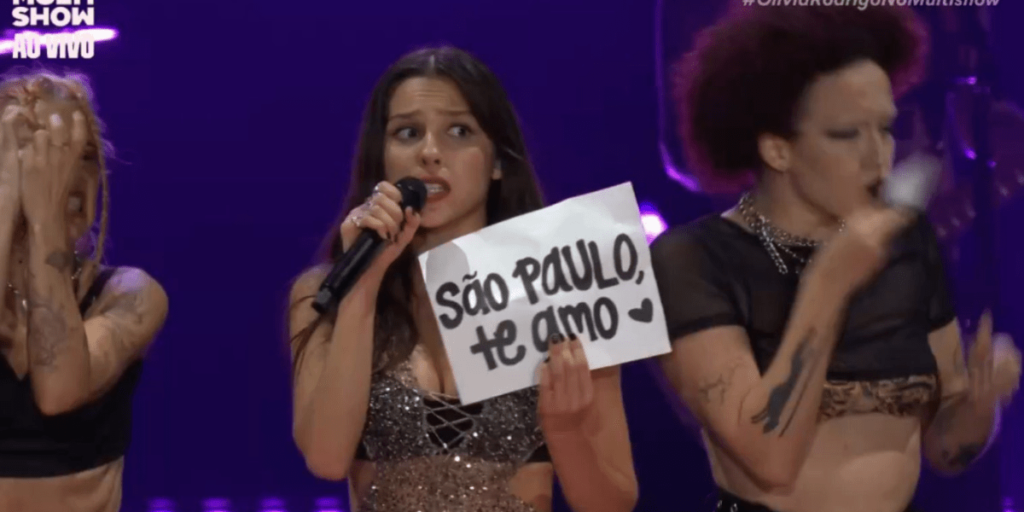No Lollapalooza Brasil, Olivia Rodrigo se declara a São Paulo: "Te amo"
