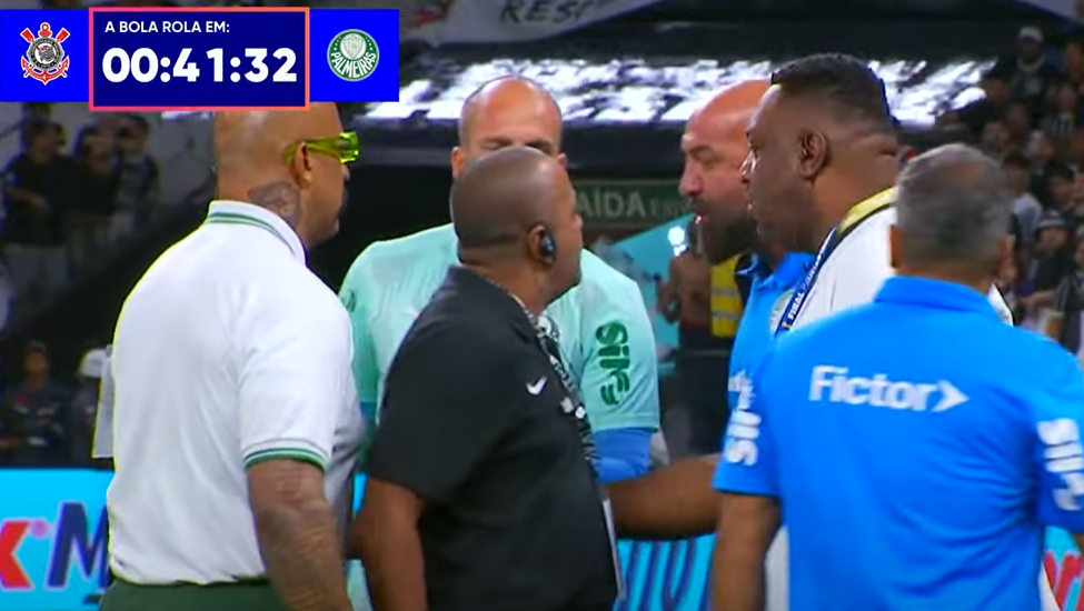 Funcionários de Corinthians e Palmeiras se desentendem no campo da Arena