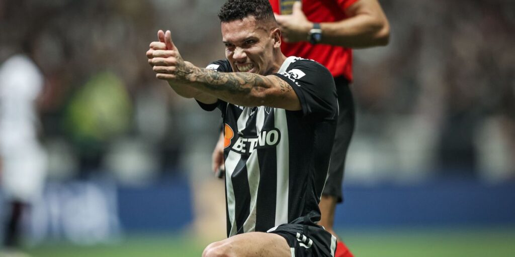Menin comenta venda de Paulinho e modelo de contratações do Atlético-MG