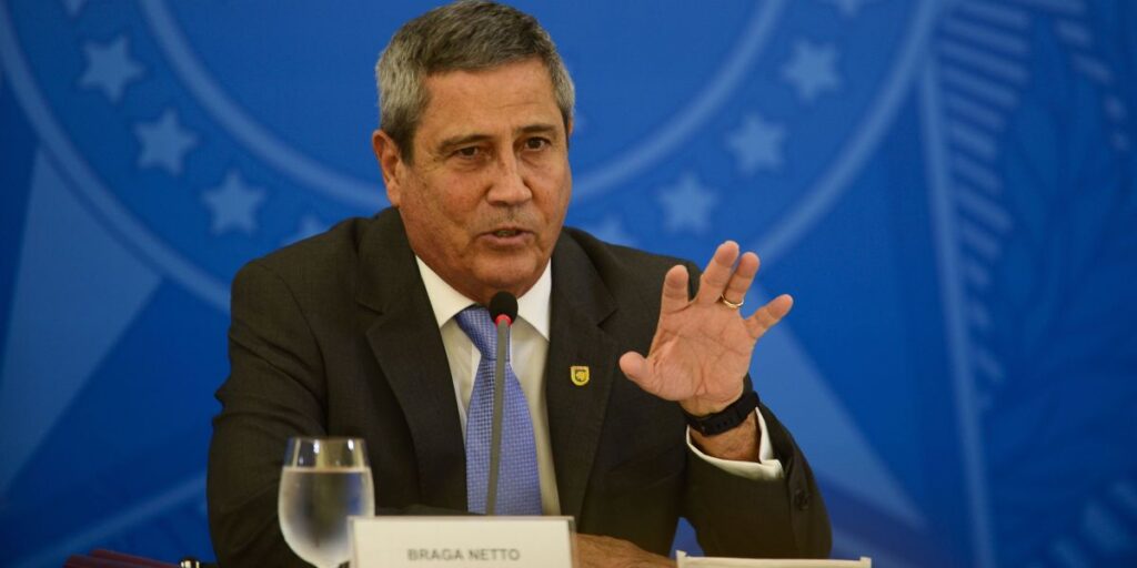 Defesa de Braga Netto diz que denúncia é "ilógica e fantasiosa"